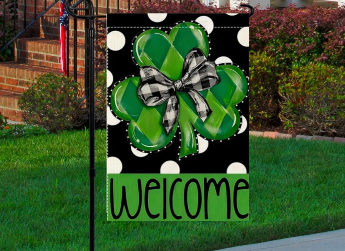 Welcome clover 12x18 garden flag