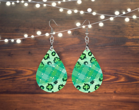 Plaid clovers tear drop earrings