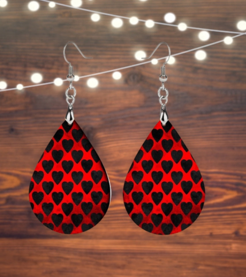 Black hearts teardrop earrings