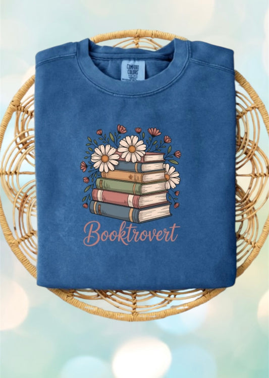 Booktravert floral tshirt
